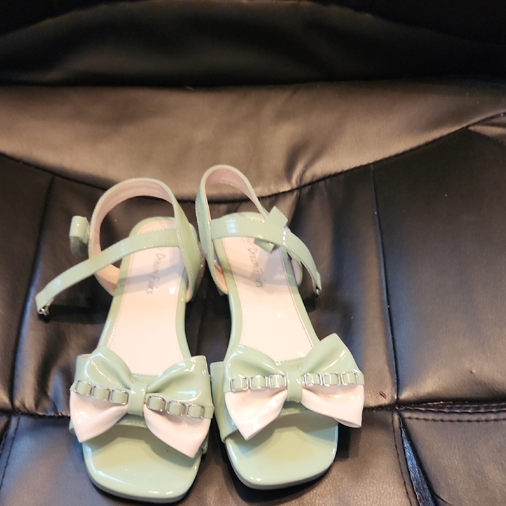 Dream Pairs Mint and White Bow Sandals